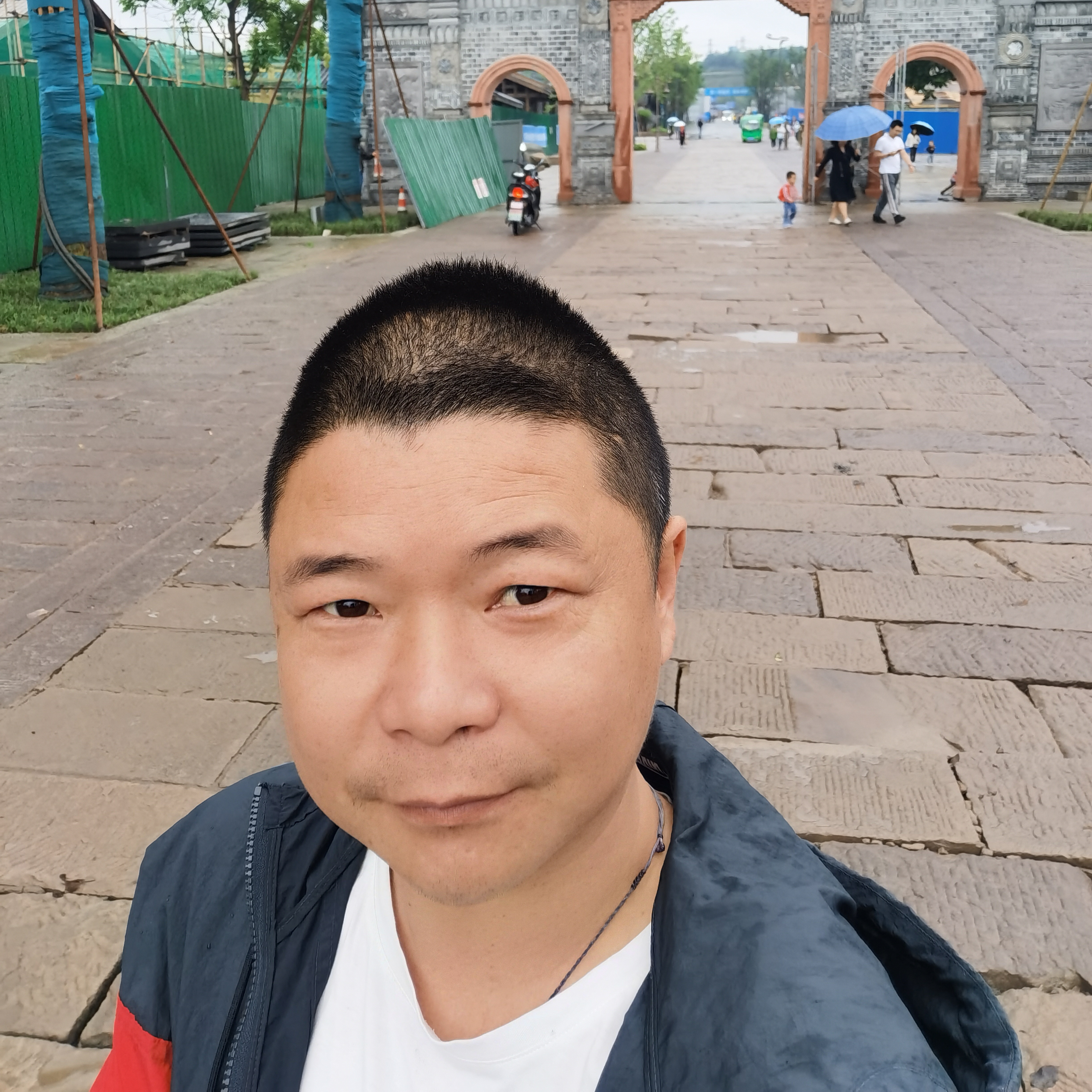 崖悔和迷离的照片