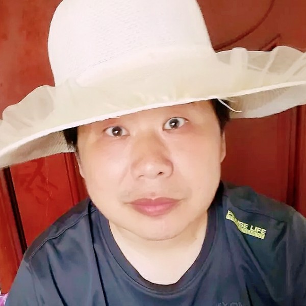 大方雨的照片
