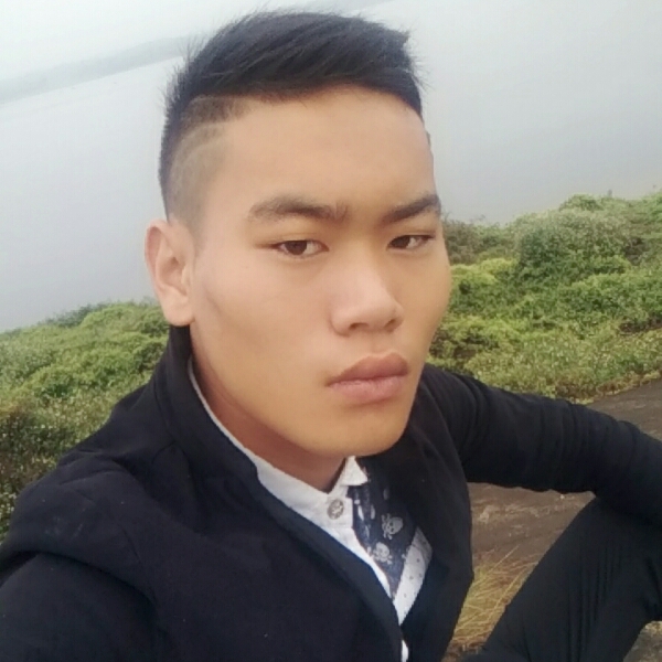 万天翼帅哥的照片