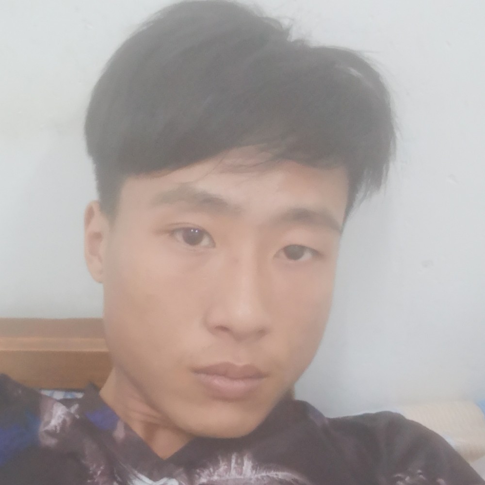 想人陪闻百合的照片