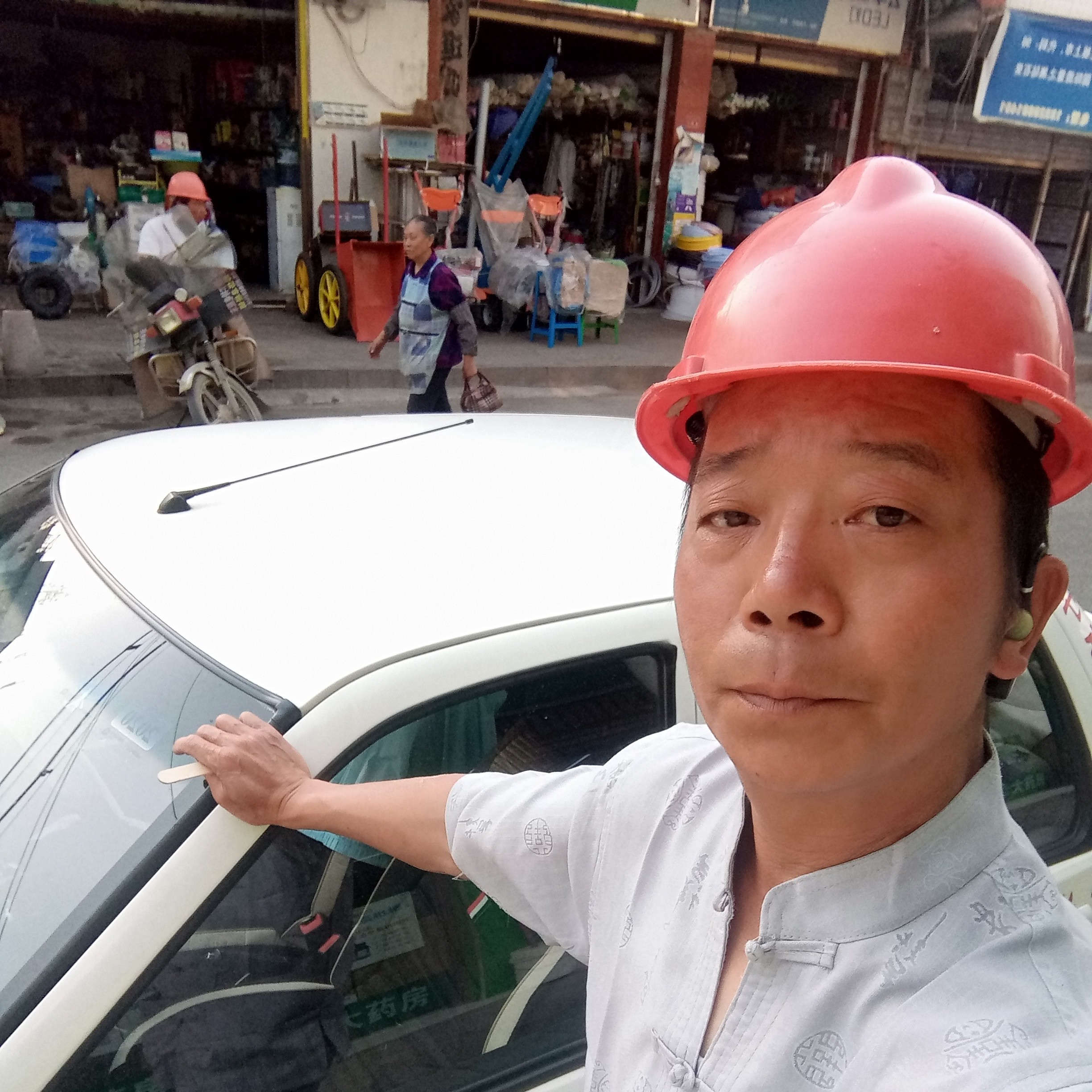 舒适泪了电灯胆的照片