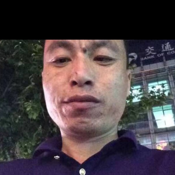 饱满等待樱桃的照片