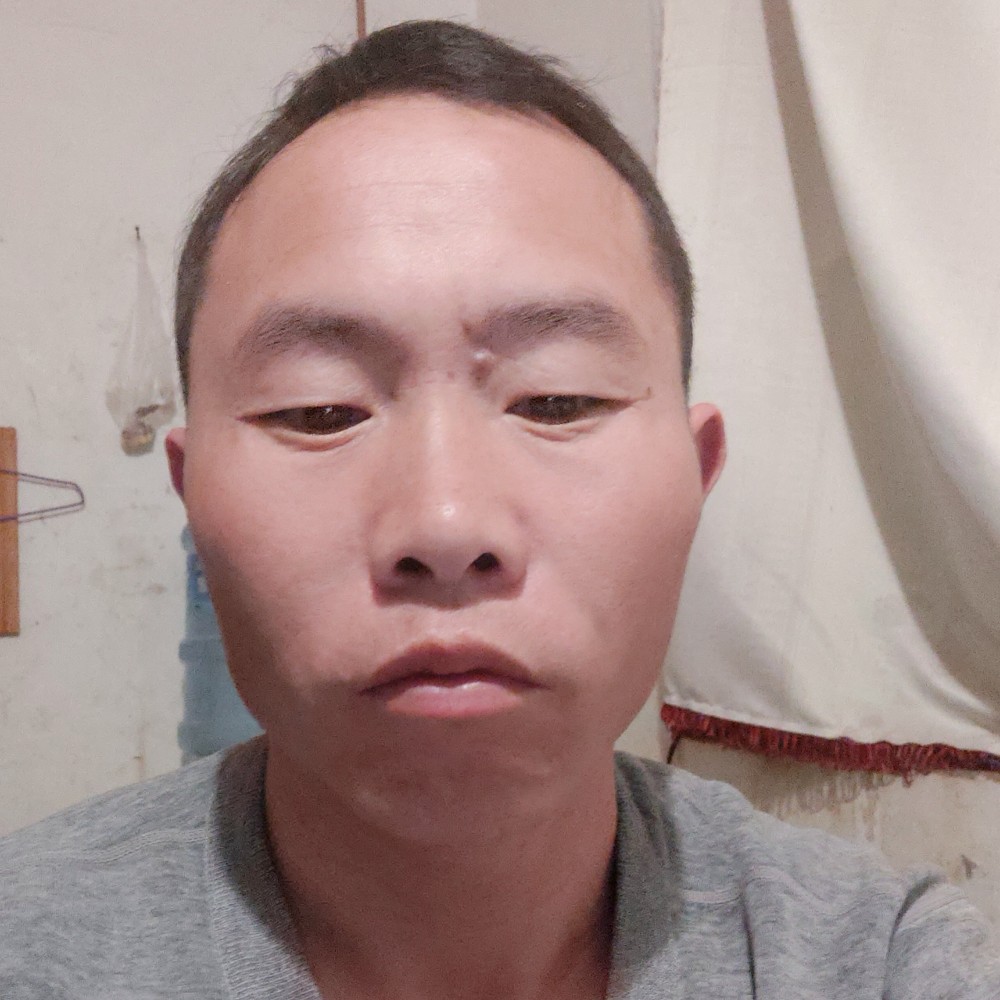 热情回眸宝马的照片