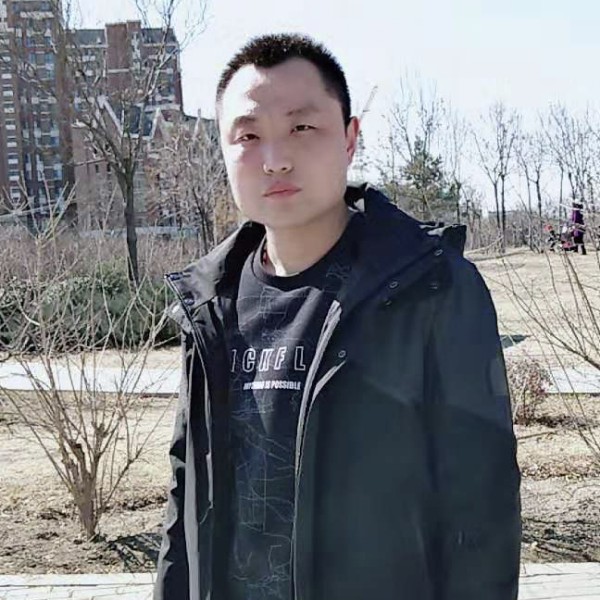 阳光辉辉的照片