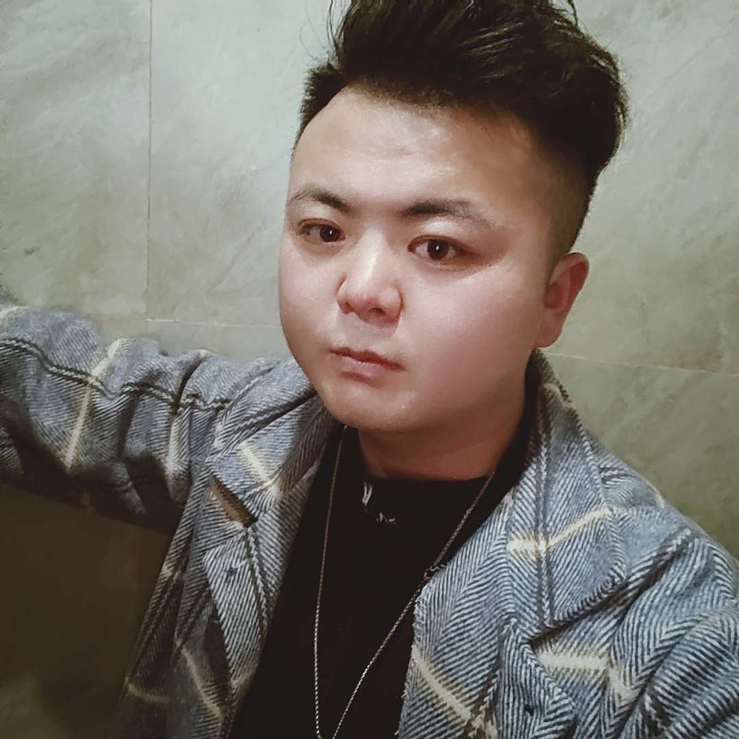 淡淡回眸的宝马的照片