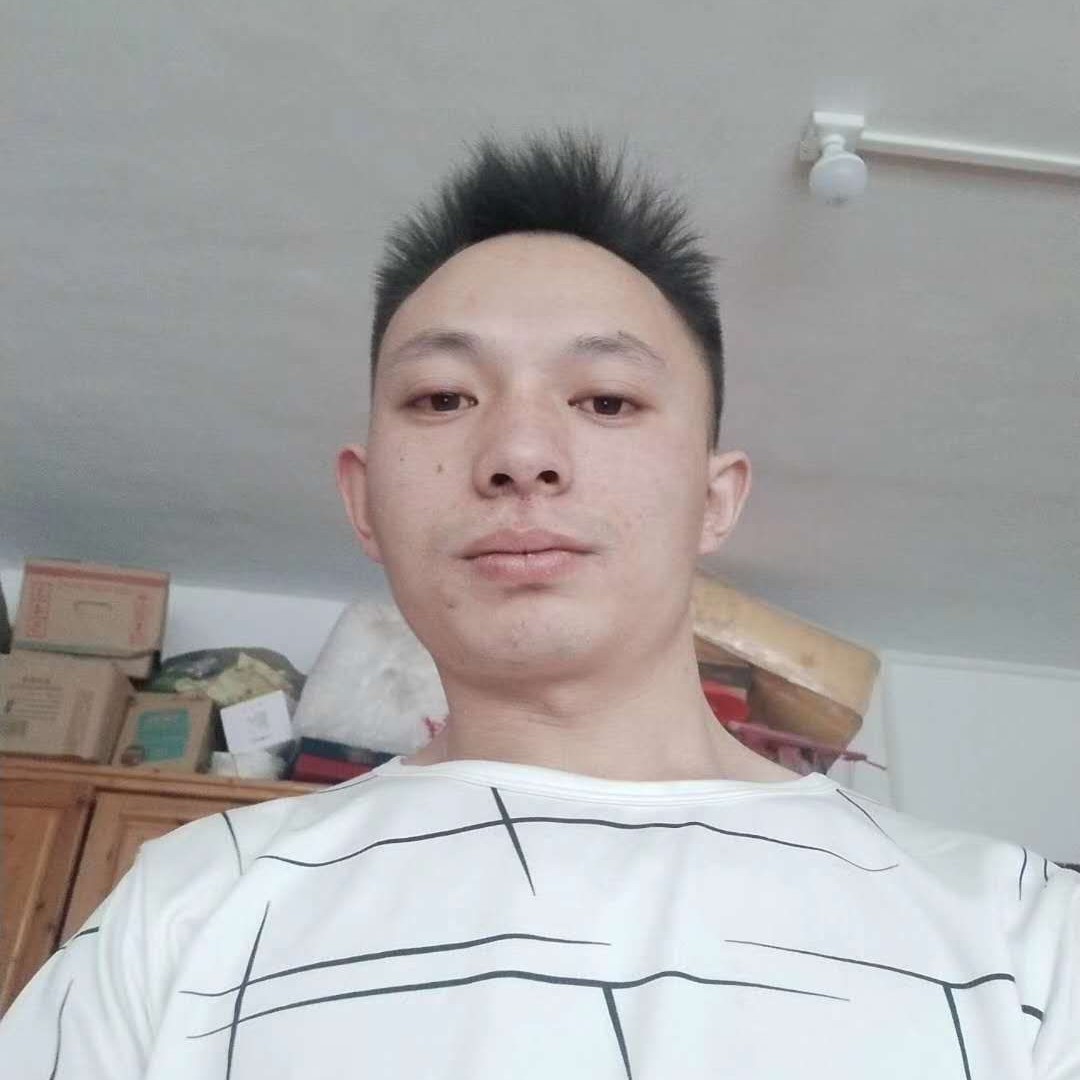 晨阳拿深情的照片