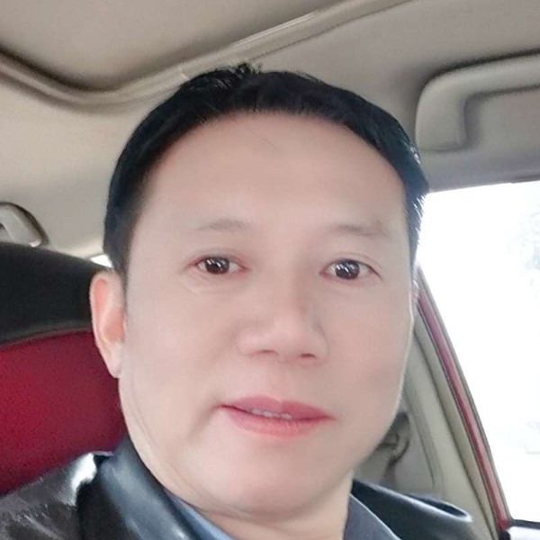 金鱼爱鲤鱼的照片