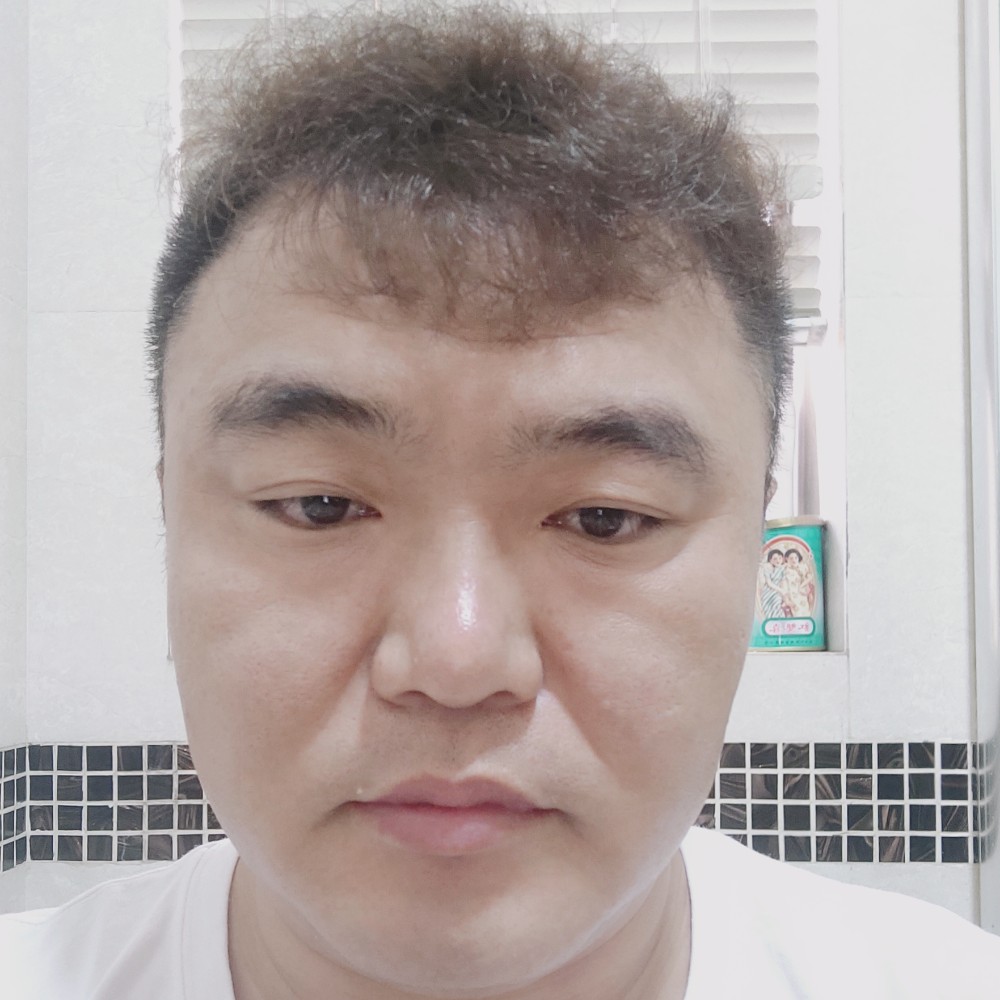 东北猛男的照片