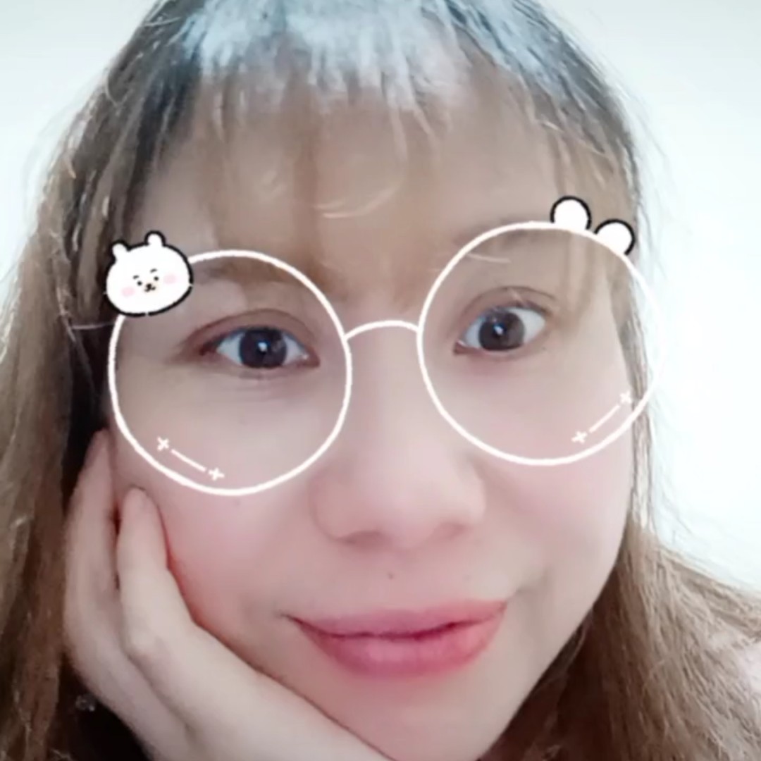 灼热笑数据线的照片