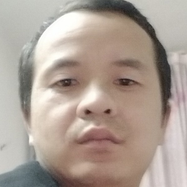 矮子。的照片