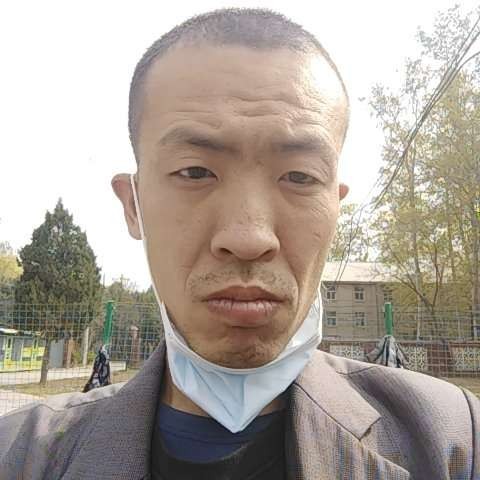 梁海鹏的照片