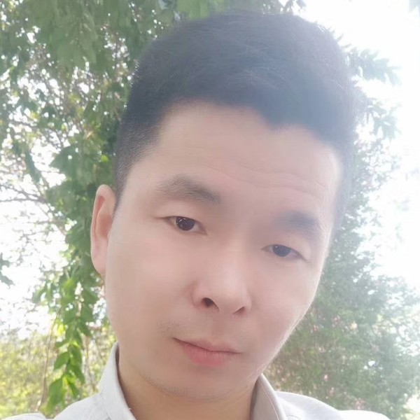 服饰挽手寂灭的照片