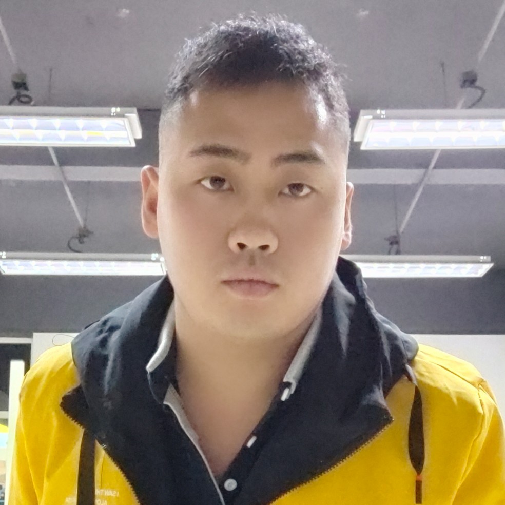 英勇挽手河马的照片