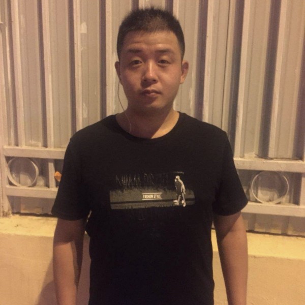 午夜灯光的照片