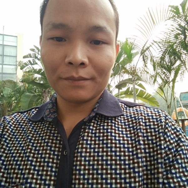 飘逸蹙眉风萧的照片