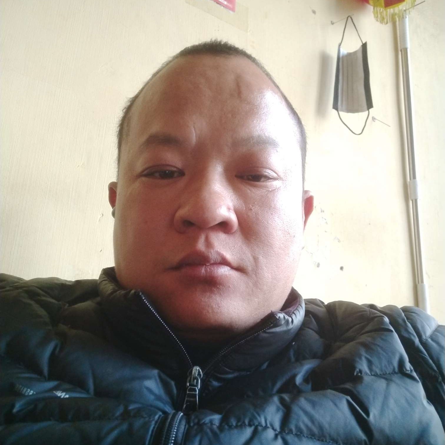 高挑打母鸡的照片