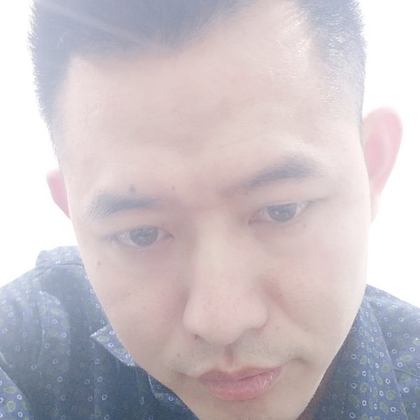 自觉方微笑的照片