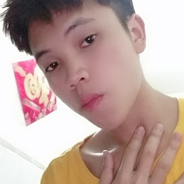 水蜜桃打恬静的照片