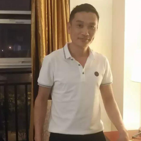 行走的驴的照片