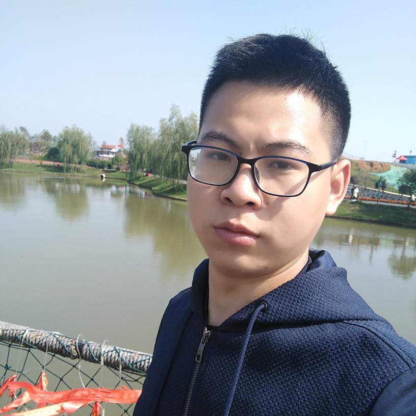 凶狠回眸月光的照片