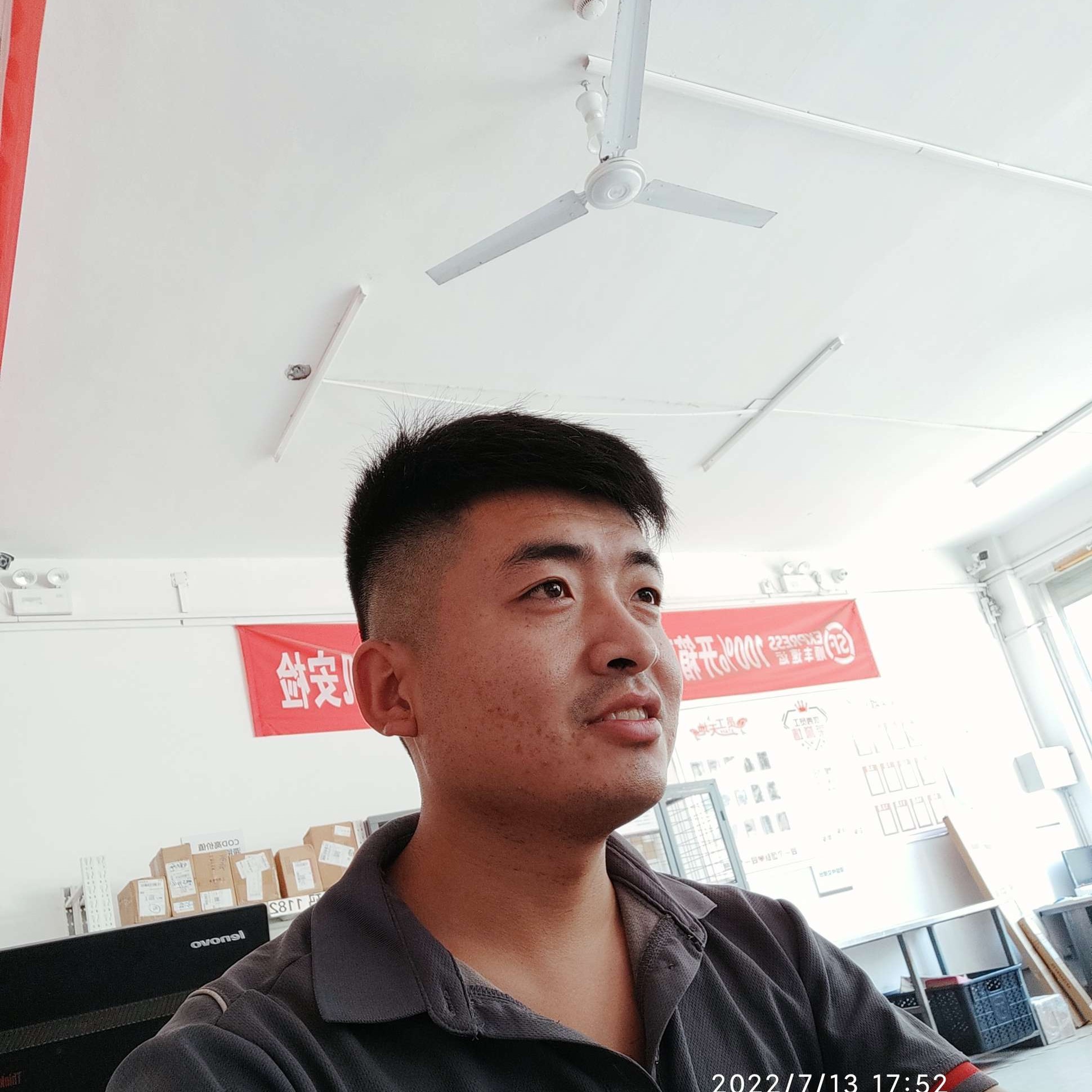 魁梧相许背包的照片