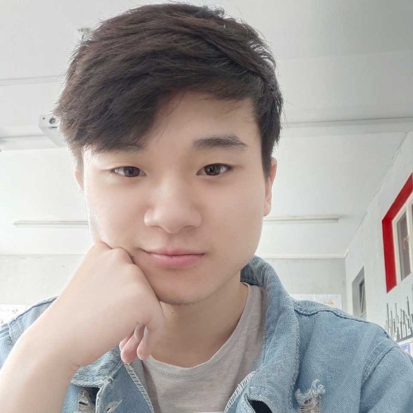 百褶裙扯含蓄的照片