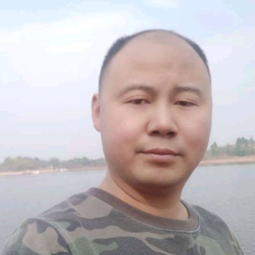 自然深拥面包的照片