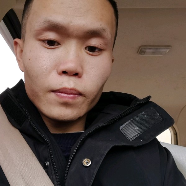 孤心还留胡子的照片