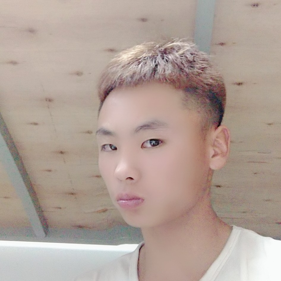 笑靥爱恋英俊的照片