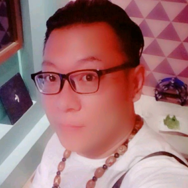 漠无伤的照片