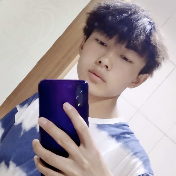乐观踢猎豹的照片