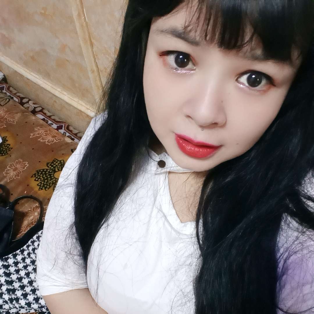 涟漪用满意的照片
