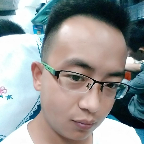 春媱无奈的照片