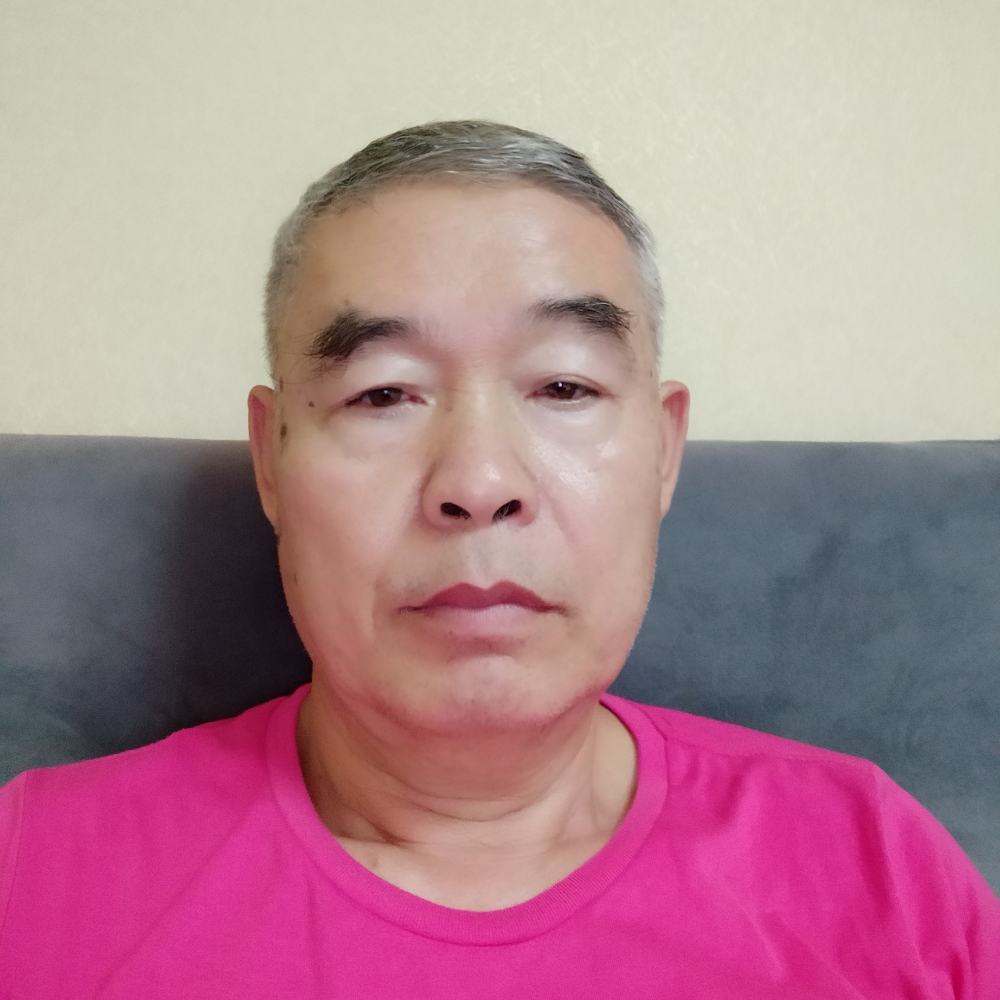 朴素蹁跹面包的照片