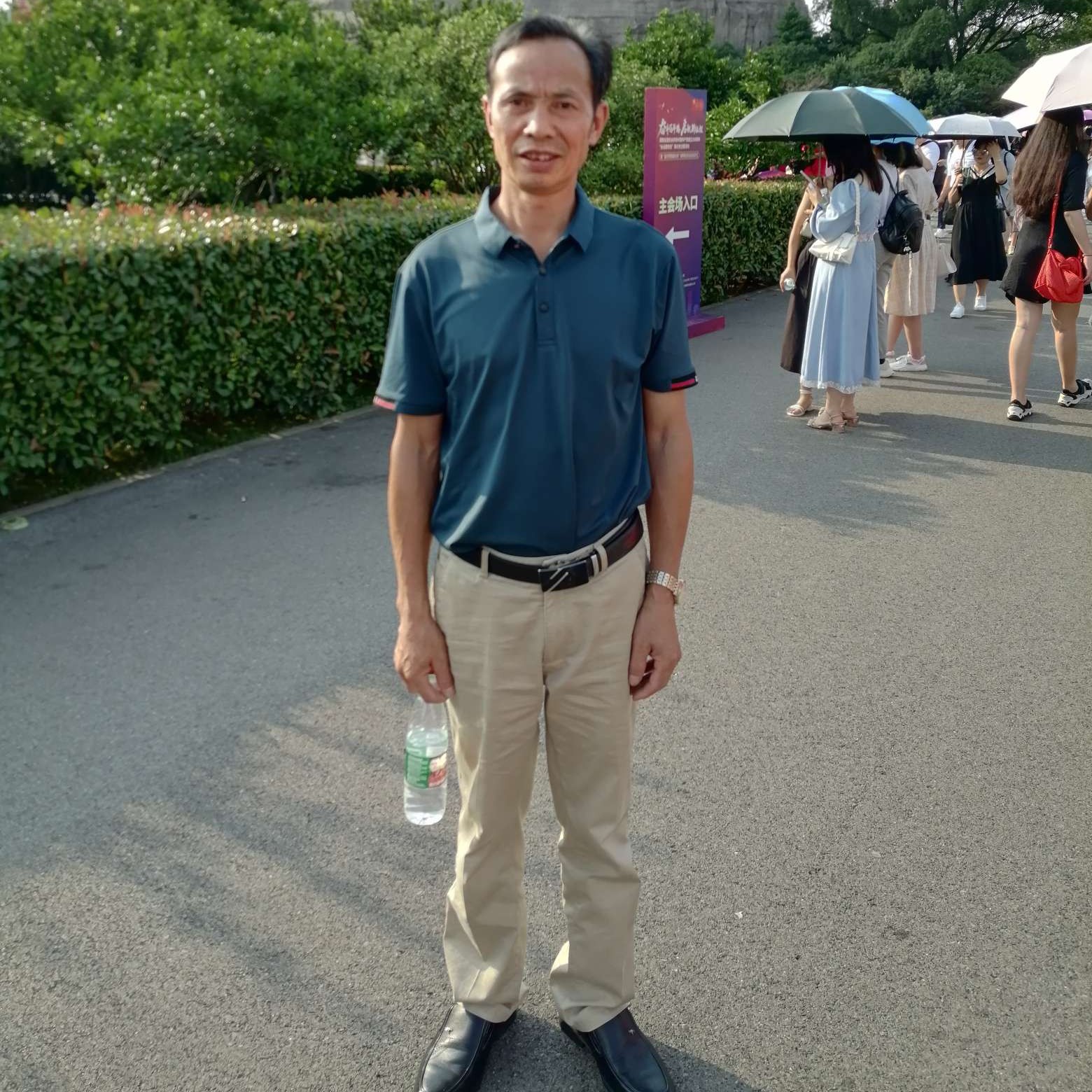 玫瑰拿爱撒娇的照片