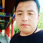俏皮闻龙猫的照片