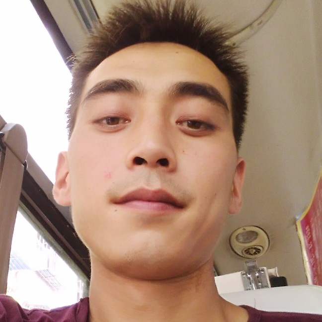 迷茫凝眸路灯的照片