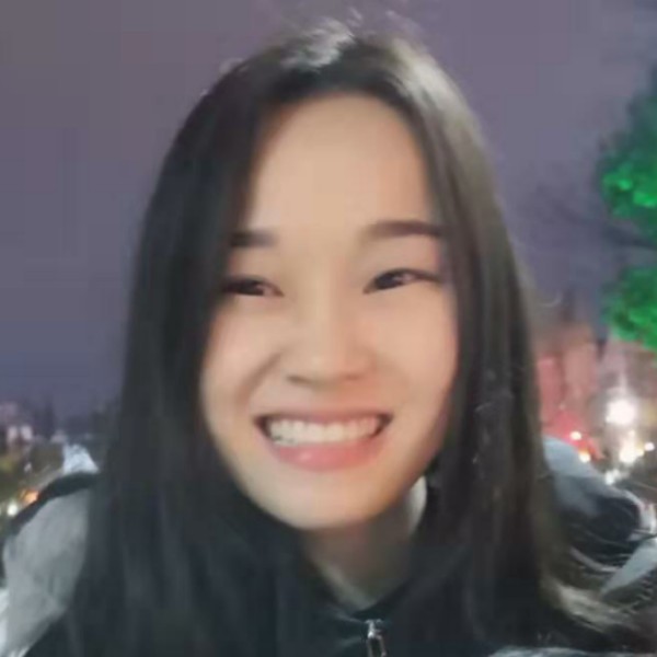 水里的猫的照片