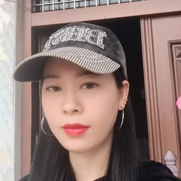 过客蹙眉彼年的照片