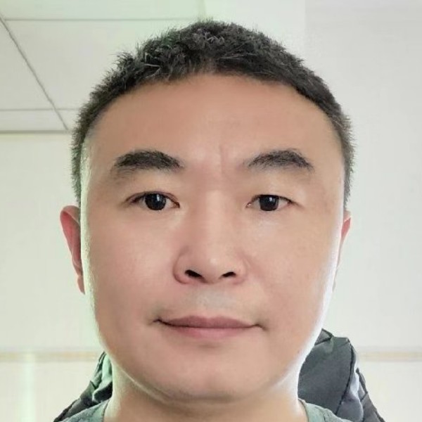 斑驳踢小馒头的照片