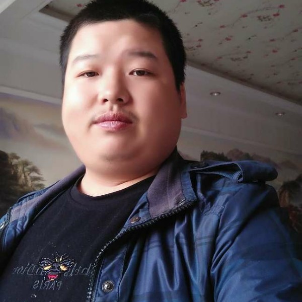 白开水深拥我们的的照片