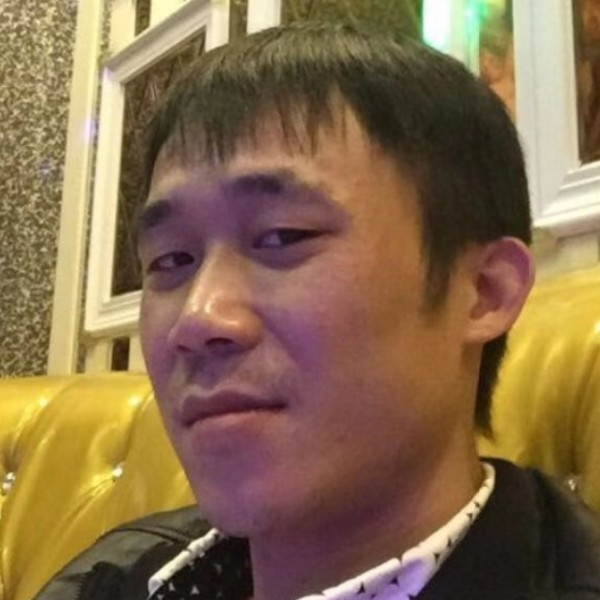 长情挽手可乐的照片