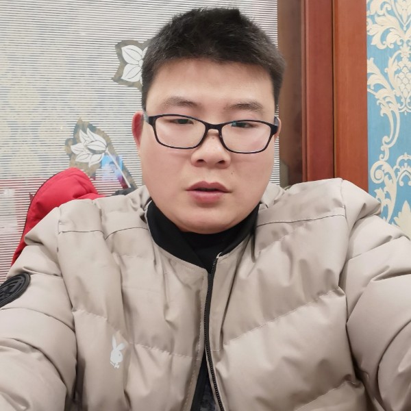霓裳懵懂的照片