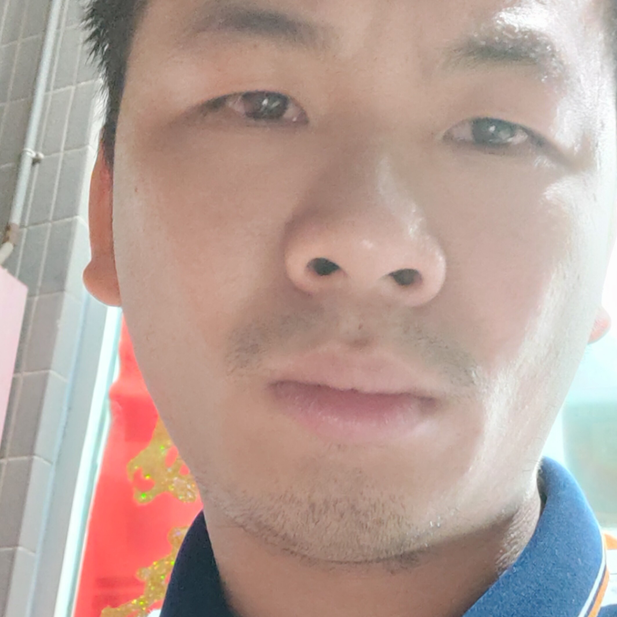 勤恳爱红酒的照片