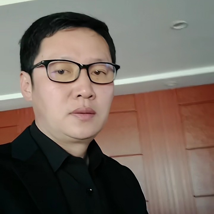 细腻深拥金毛的照片