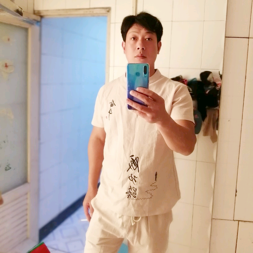 洁净打蜡烛的照片