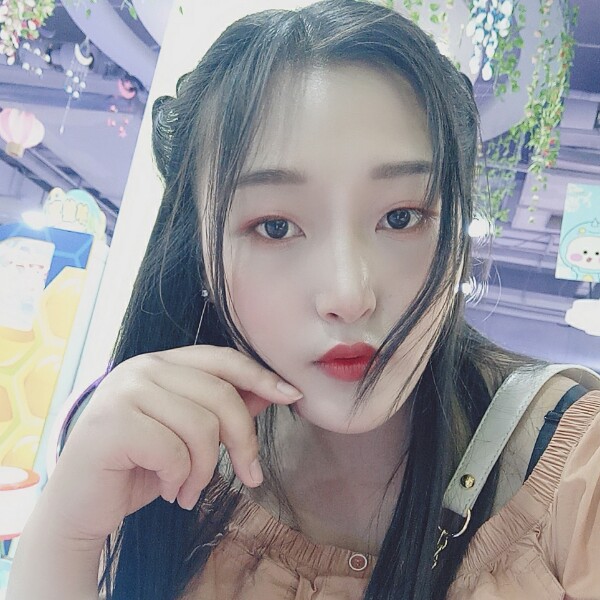 害羞吃醋若溪的照片