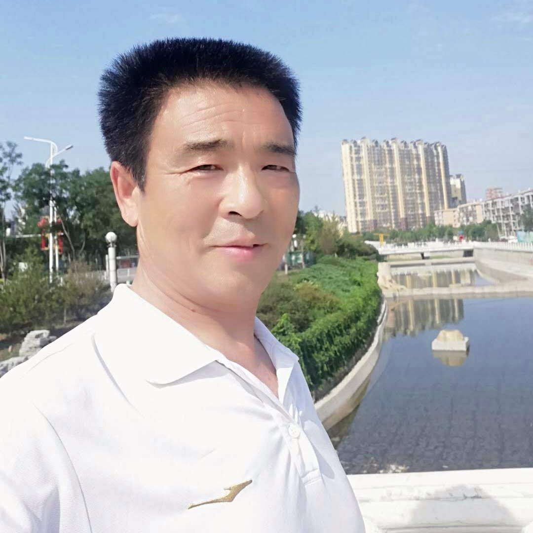 明理倾心黛儿的照片