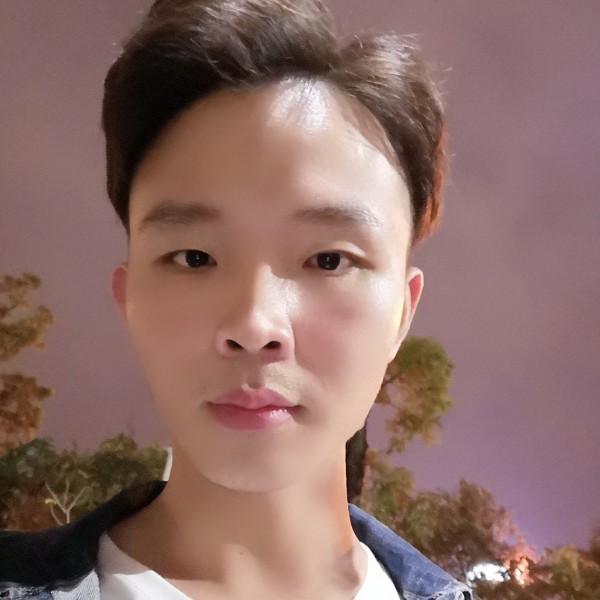 为你着迷的小伙的照片