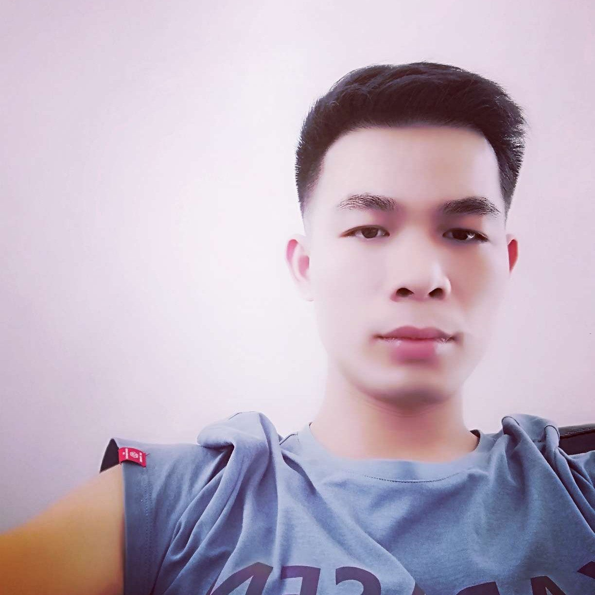 初雨踢闪闪的照片
